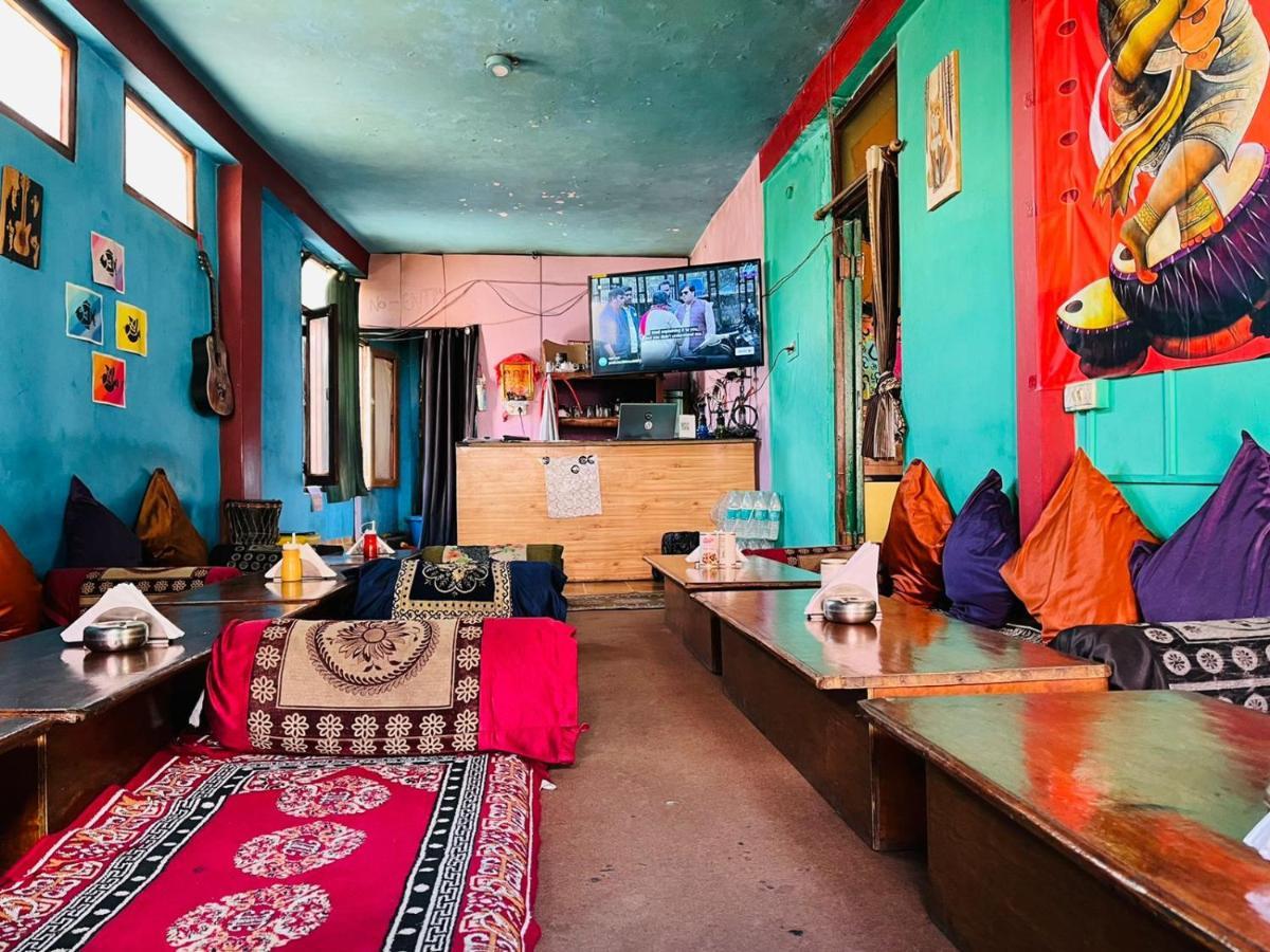 Non Stop Cafe Hostel & Stay Manali  Ngoại thất bức ảnh