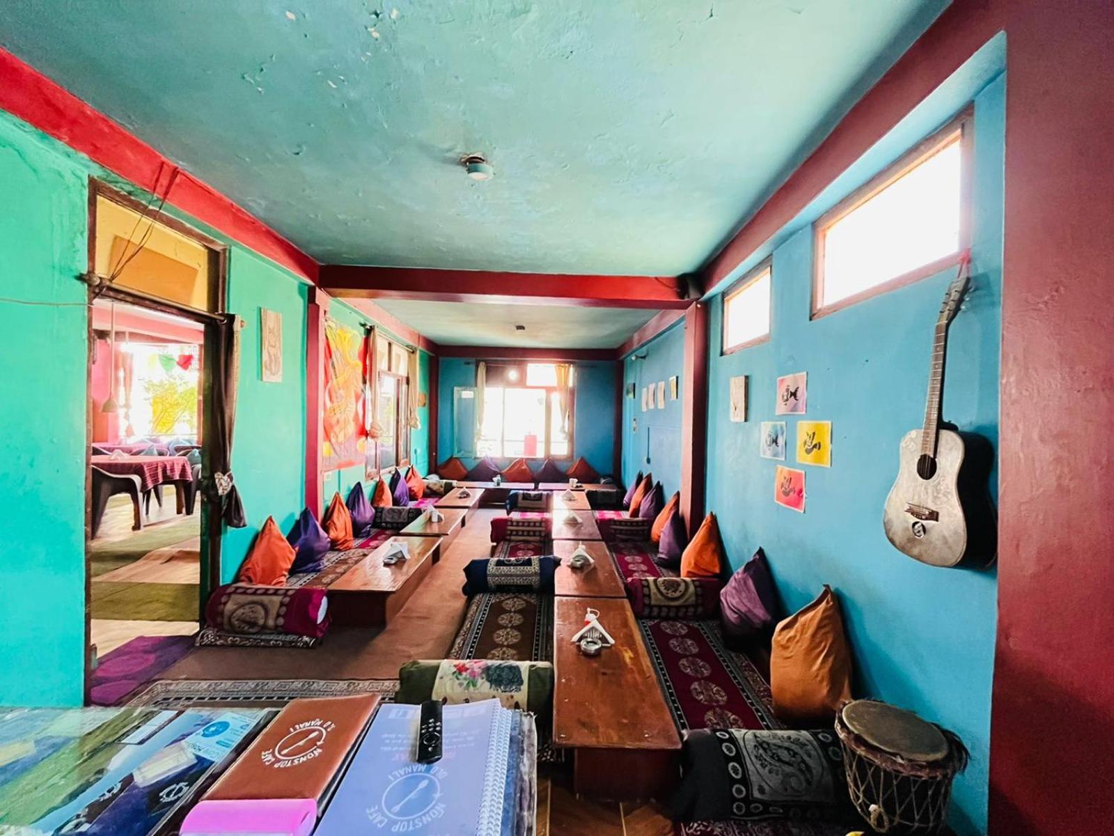 Non Stop Cafe Hostel & Stay Manali  Phòng bức ảnh