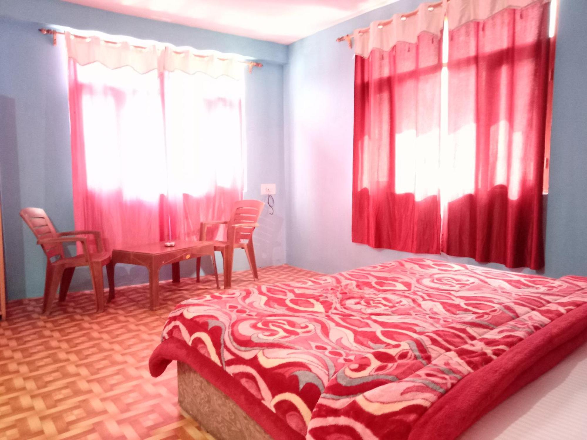 Non Stop Cafe Hostel & Stay Manali  Phòng bức ảnh