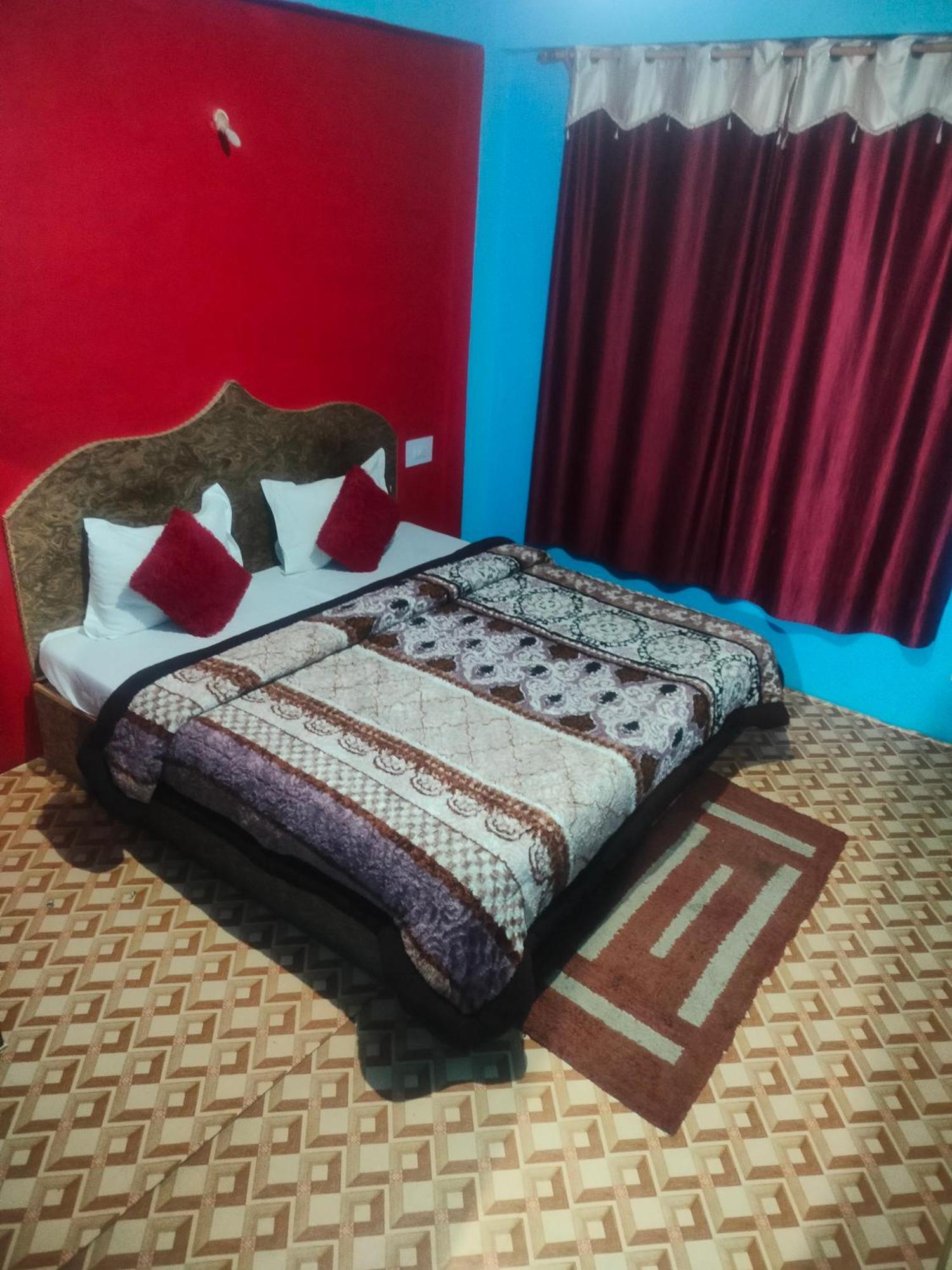 Non Stop Cafe Hostel & Stay Manali  Phòng bức ảnh