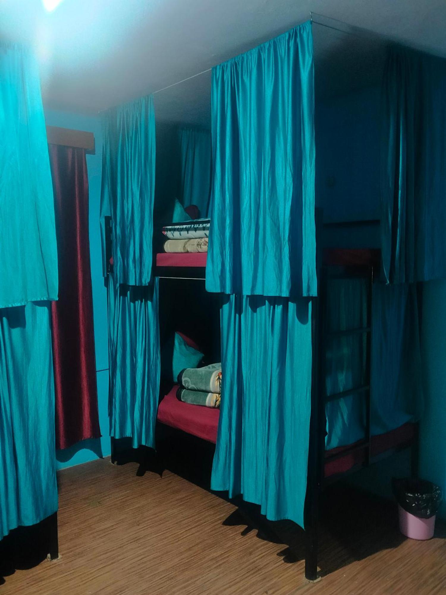 Non Stop Cafe Hostel & Stay Manali  Ngoại thất bức ảnh
