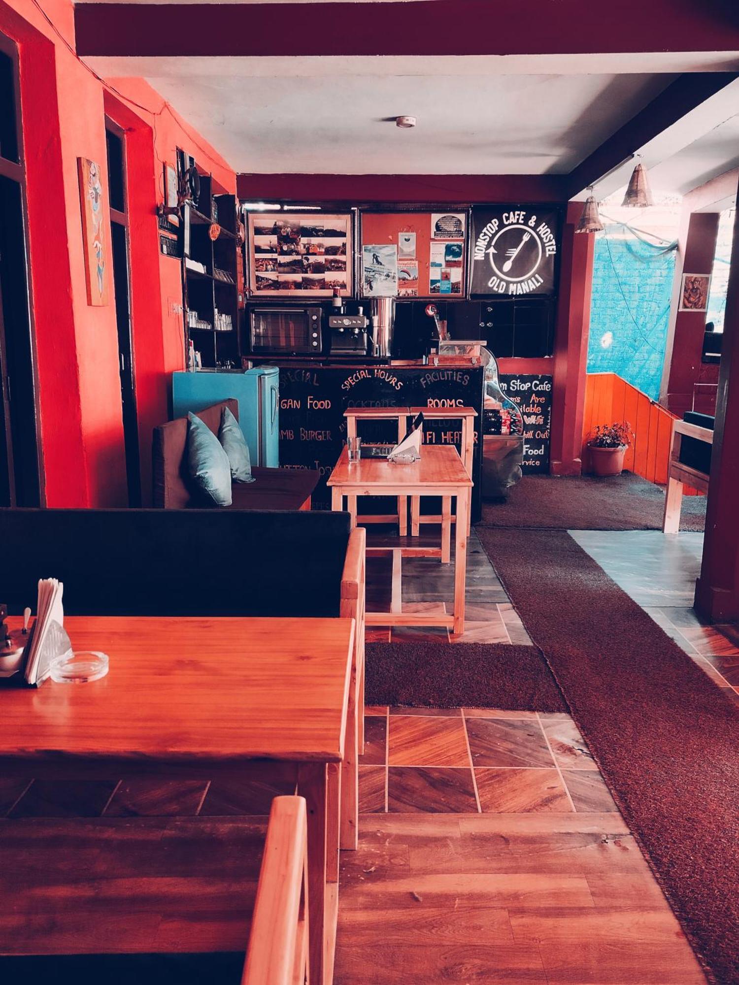 Non Stop Cafe Hostel & Stay Manali  Ngoại thất bức ảnh