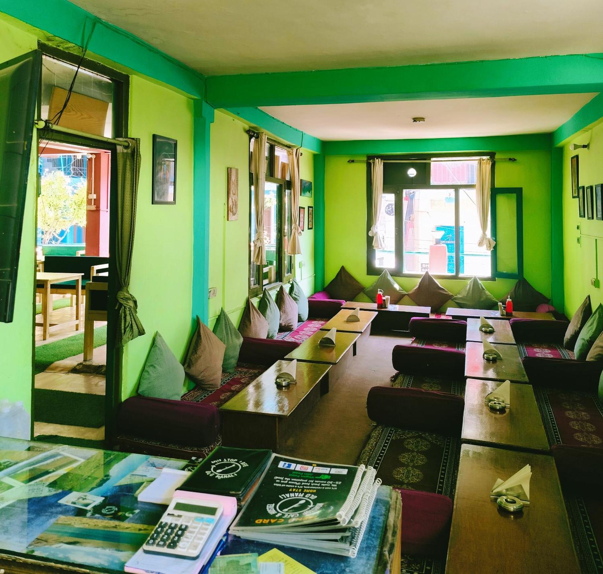 Non Stop Cafe Hostel & Stay Manali  Ngoại thất bức ảnh