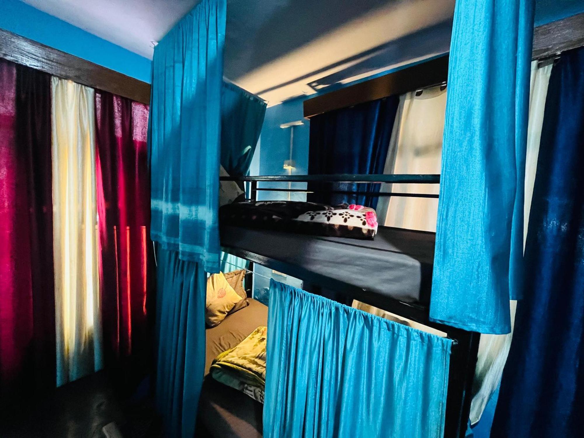 Non Stop Cafe Hostel & Stay Manali  Ngoại thất bức ảnh